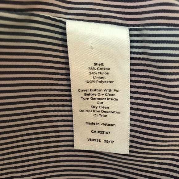 Talbots Petites Button Up Classic Blouse Sz. 2P Blue Striped/Diamond Print LS - Picture 5 of 5